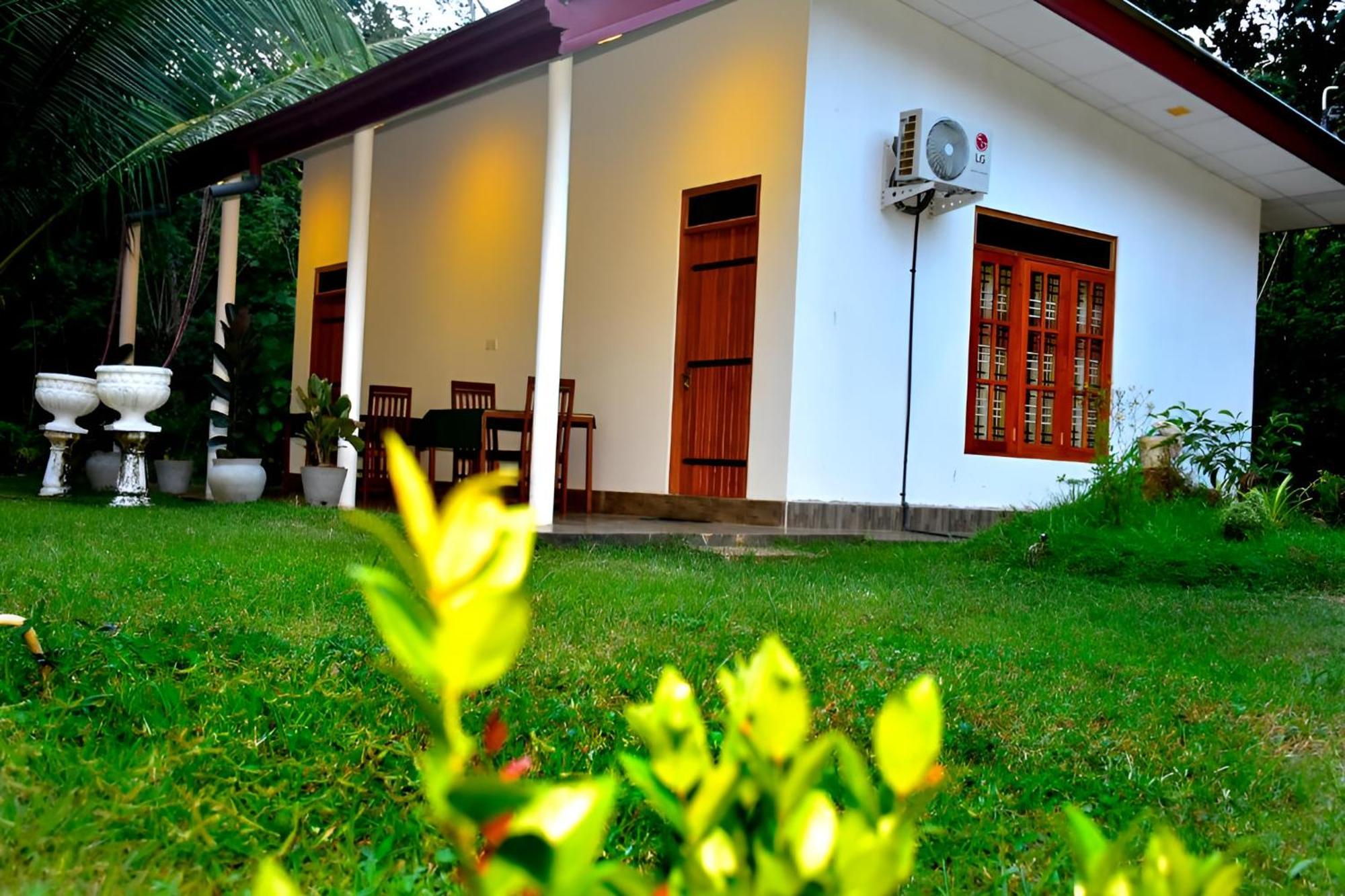 Little Ele Safari Lodge Udawalawe Dış mekan fotoğraf